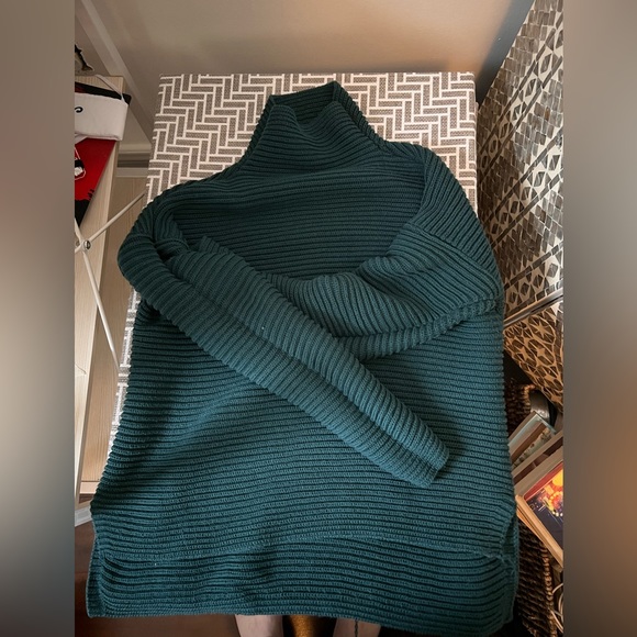 VINCE CAMUTO Turtleneck - Picture 2 of 3